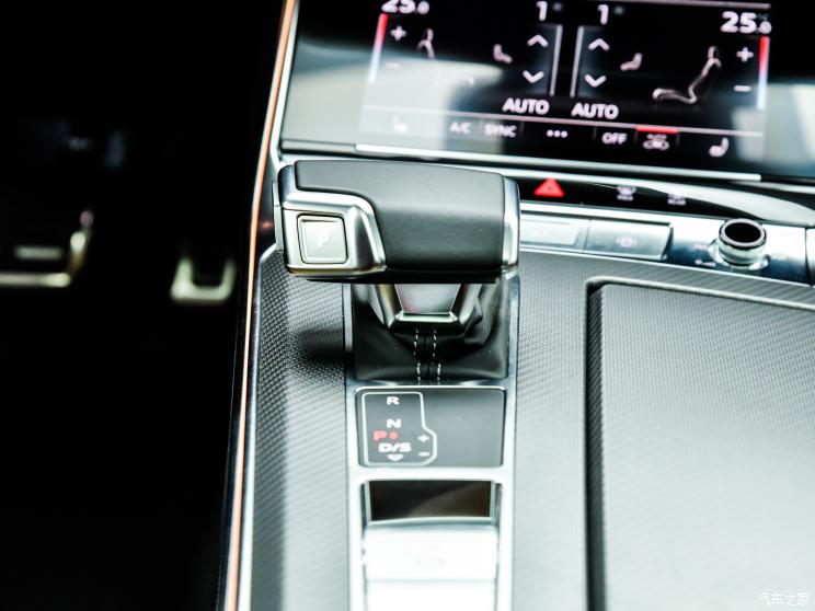 上汽奧迪 奧迪A7L 2021款 55 TFSI quattro 先行版