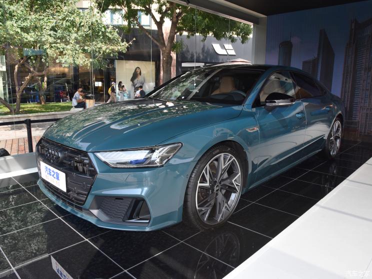 上汽奧迪 奧迪A7L 2021款 55 TFSI quattro 首發(fā)先行特別版