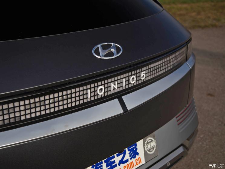 現(xiàn)代(進(jìn)口) IONIQ(艾尼氪)5 2022款 基本型