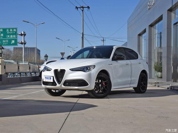 阿爾法?羅密歐 Stelvio 2021款 2.0T 280HP Veloce Ti 競(jìng)速版