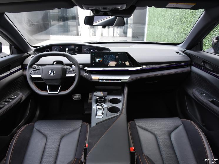 長安汽車 長安UNI-V 2022款 2.0T 運動版