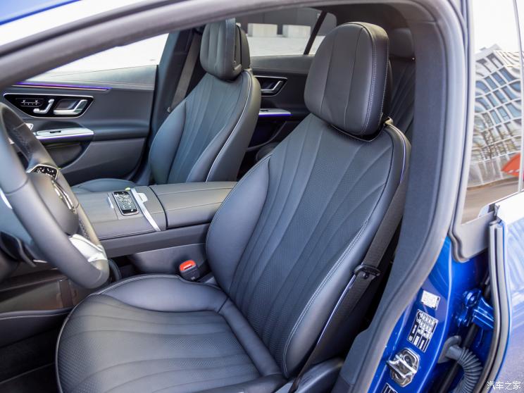 梅賽德斯-EQ 奔馳EQE(海外) 2022款 500 4MATIC AMG Line 歐洲版