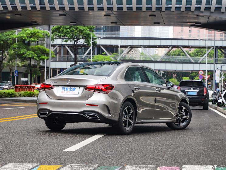 北京奔馳 奔馳A級 2022款 改款二 A 200 L 運動轎車時尚型