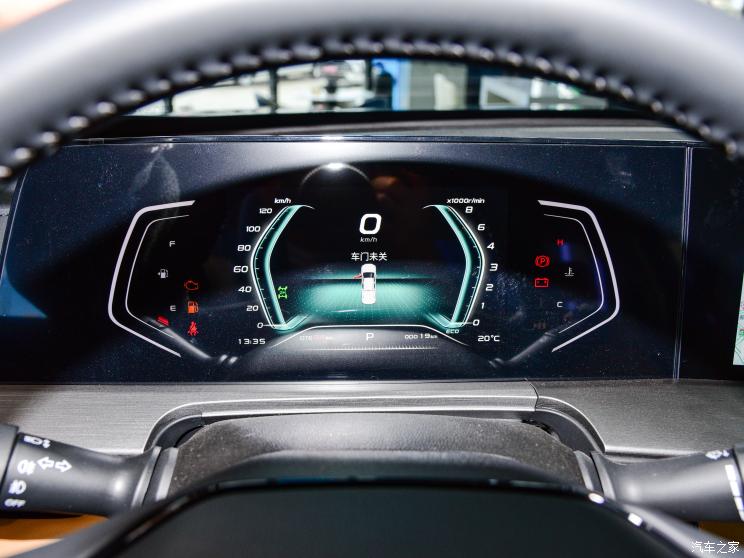 長(zhǎng)安汽車 長(zhǎng)安覽拓者 2023款 2.0T自動(dòng)兩驅(qū)汽油領(lǐng)航型標(biāo)箱