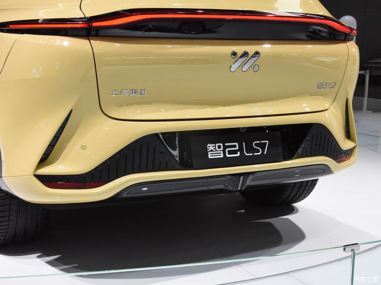 智己汽車 智己LS7 2023款 100kWh 四驅(qū)版