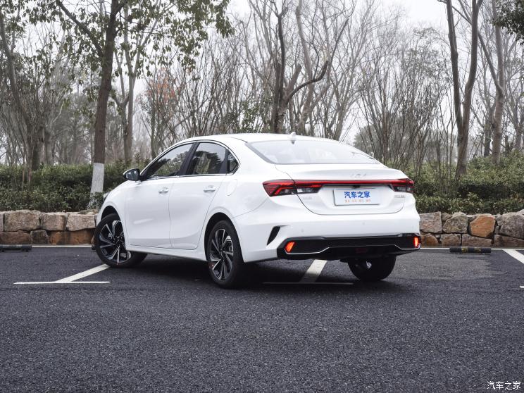 悅達起亞 起亞K3 2023款 1.5L CVT尊貴版