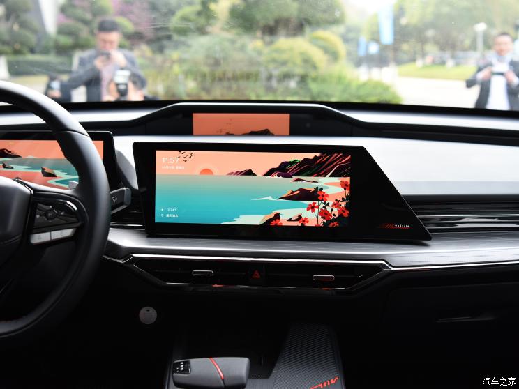 長安汽車 長安歐尚Z6 2022款 2.0T 自動基本型