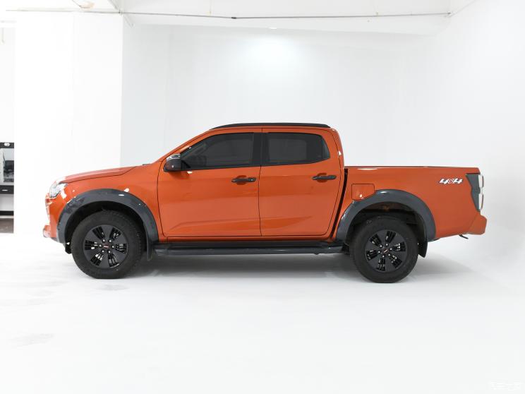 江西五十鈴 D-MAX 2023款  1.9T自動四驅(qū)柴油V-CROSS高配RZ4E