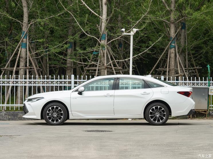 一汽豐田 亞洲龍 2023款 雙擎 2.5L XLE進取版