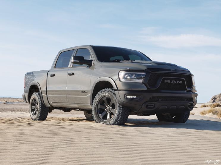 道奇(進(jìn)口) RAM Trucks 2023款 1500 Rebel Lunar Edition