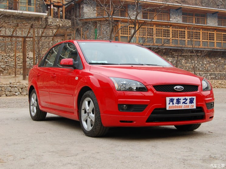長安福特 福克斯 2005款 三廂 2.0L 手動運動版