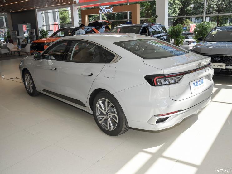 長(zhǎng)安福特 蒙迪歐 2023款 1.5T 高配版