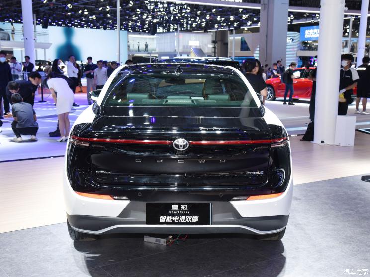 豐田(進口) 皇冠(進口) 2023款 2.4T SportCross HEV四驅至尊版