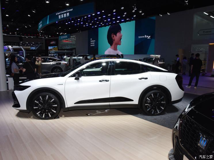 豐田(進口) 皇冠(進口) 2023款 2.4T SportCross HEV四驅至尊版