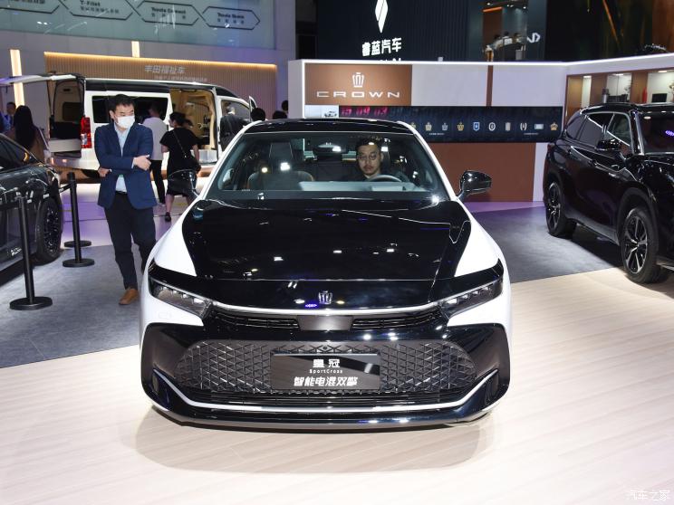 豐田(進口) 皇冠(進口) 2023款 2.4T SportCross HEV四驅至尊版