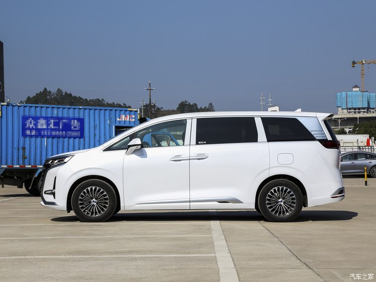 騰勢汽車 騰勢D9 2022款 DM-i 1040 尊貴型