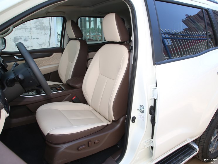 鄭州日產(chǎn) 帕拉丁 2023款 2.0T 四驅(qū)尊享型