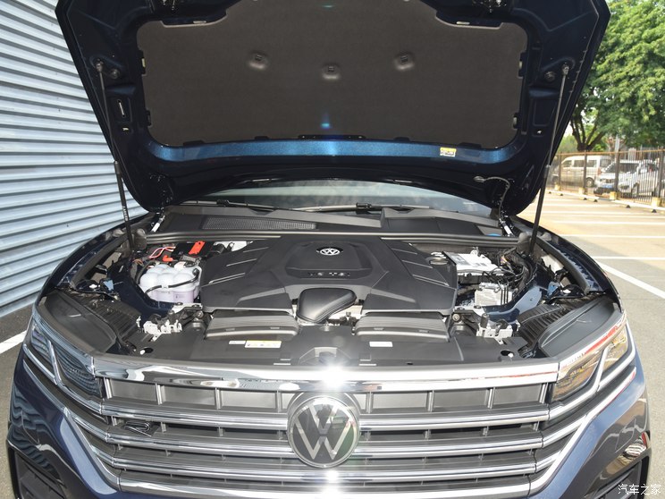 大眾(進口) 途銳 2023款 3.0TSI 銳享版 經典運動套裝