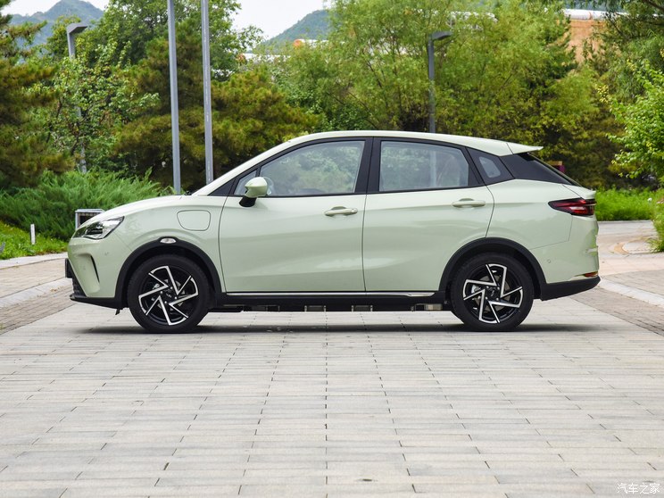 合眾汽車 哪吒AYA 2023款 基本型