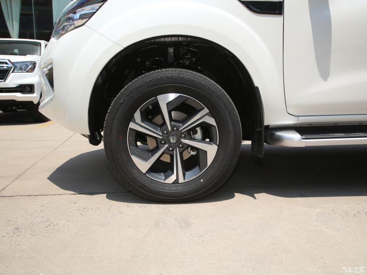 鄭州日產(chǎn) 帕拉丁 2023款 2.0T 四驅(qū)尊享型