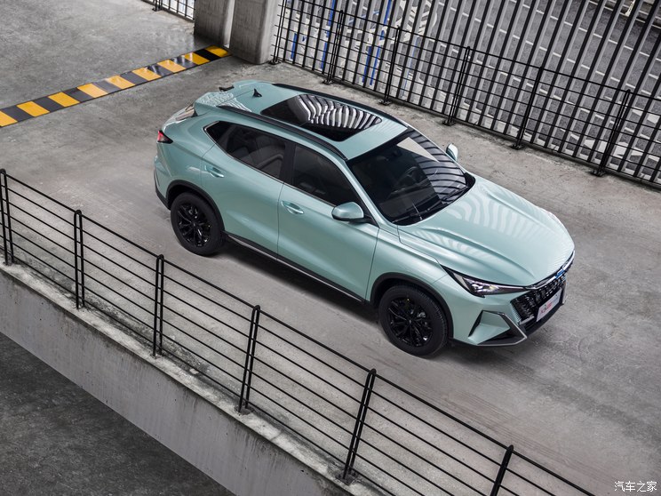 長安汽車 長安歐尚X5 PLUS 2023款 1.5T DCT先鋒型 律動版