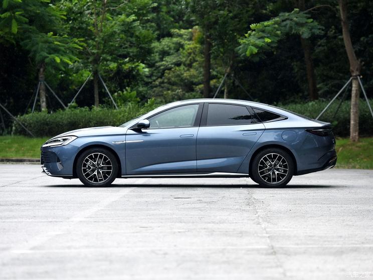 比亞迪 海豹 2023款 DM-i 1.5T 121km 旗艦型