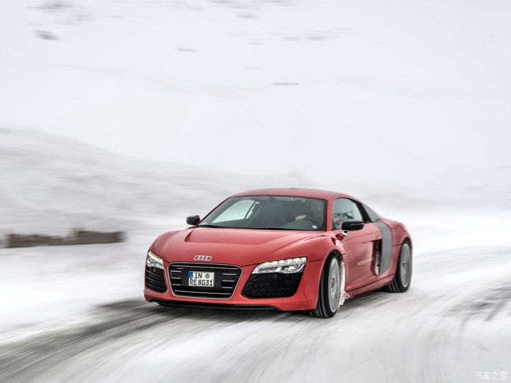 Audi Sport 奧迪R8 2013款 e-tron concept
