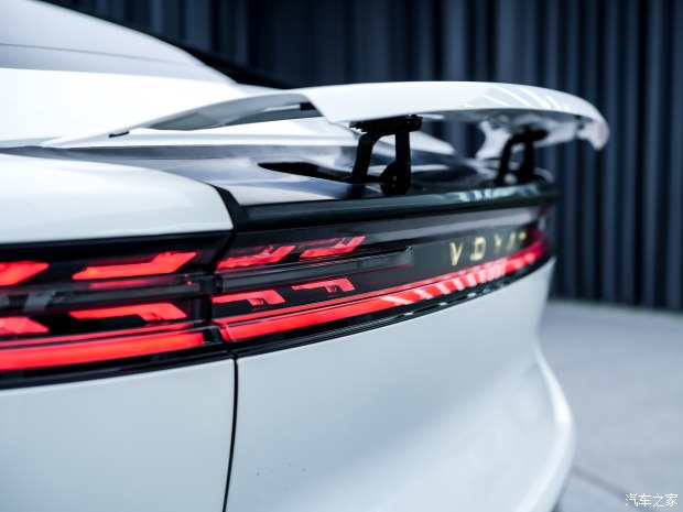 嵐圖汽車 嵐圖追光 2023款 長續航版 嵐圖汽車 嵐圖追光 2023款 長續航版