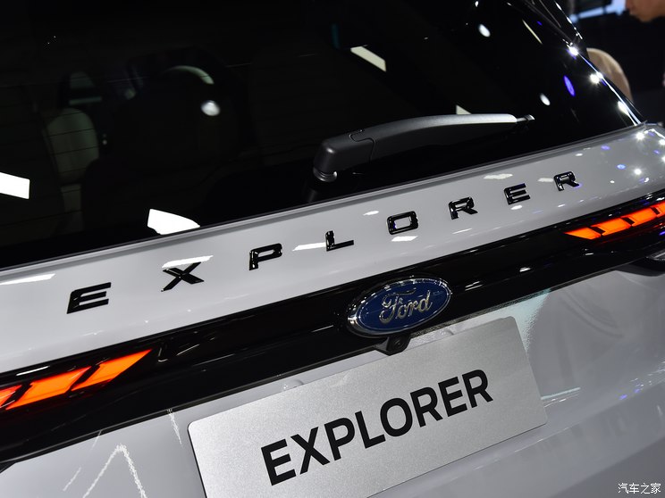 長安福特 探險者 2023款  EcoBoost 285 四驅赤金版 6座