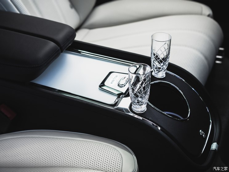 賓利 添越 2023款 4.0T V8 長軸距MULLINER版