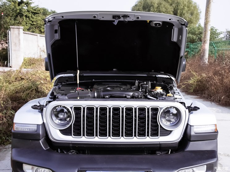 Jeep(進口) 牧馬人 2024款 2.0T 撒哈拉四門版