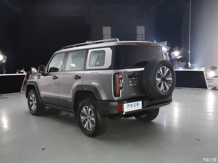 北京越野 北京BJ40 2024款 2.0T 城市獵人版 至尊型