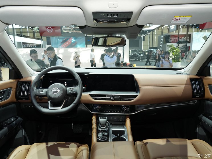 東風(fēng)日產(chǎn) 探陸 2024款 四驅(qū)基本型 6座