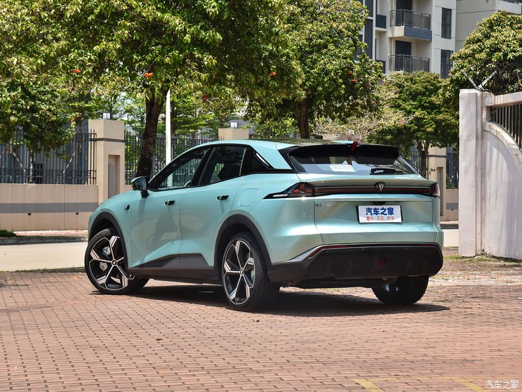 深藍(lán)汽車(chē) 深藍(lán)S7 2023款 200Max增程版