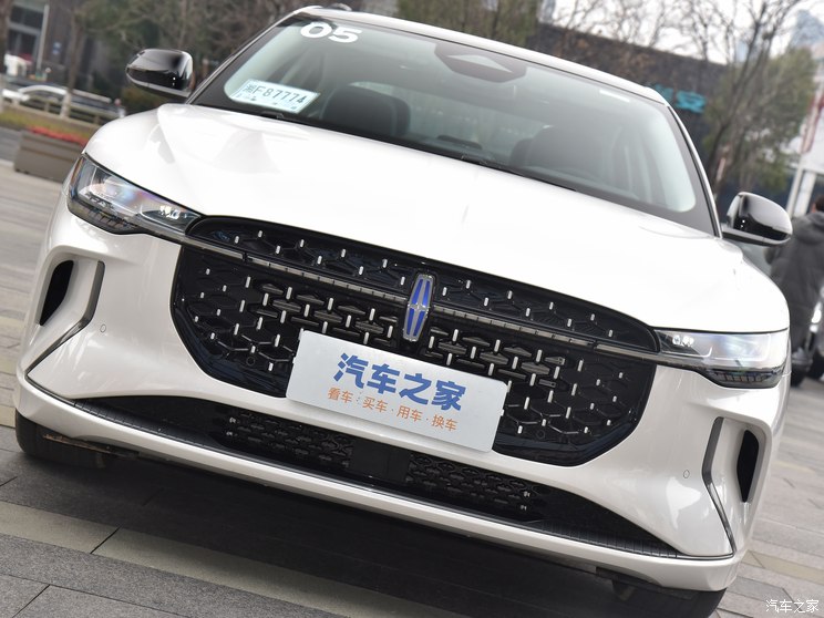 長(zhǎng)安林肯 林肯Z 2024款 混動(dòng) 兩驅(qū)尊耀版
